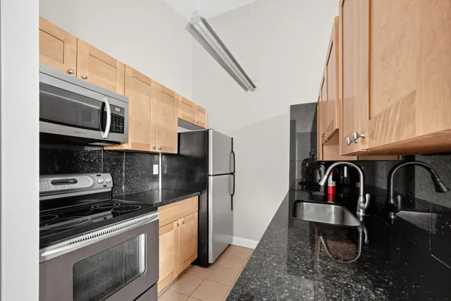 3-bedroom rental at 4552 NW 185TH Street, Miami Gardens