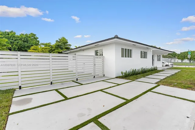 3-bedroom home at 3900 SW 67th Avenue, Miami