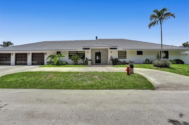 7-bedroom home at 1531 SE 24th Terrace, Pompano Beach