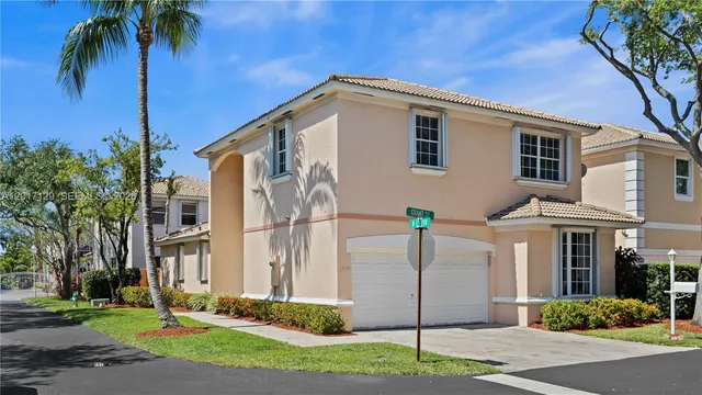 3-bedroom home at 1240 Grant Street, Hollywood