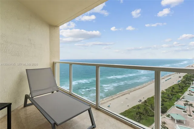 3-bedroom rental at 16699 Collins Avenue #2101, Sunny Isles Beach