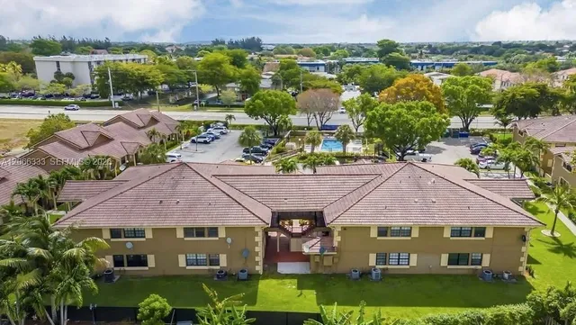 2-bedroom rental at 2596 Riverside Drive #2596, Coral Springs