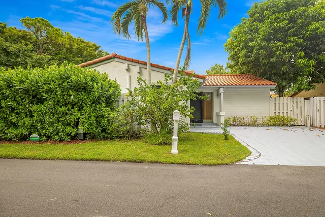2-bedroom home at 2780 NORFOLK PINE Court, Lake Worth
