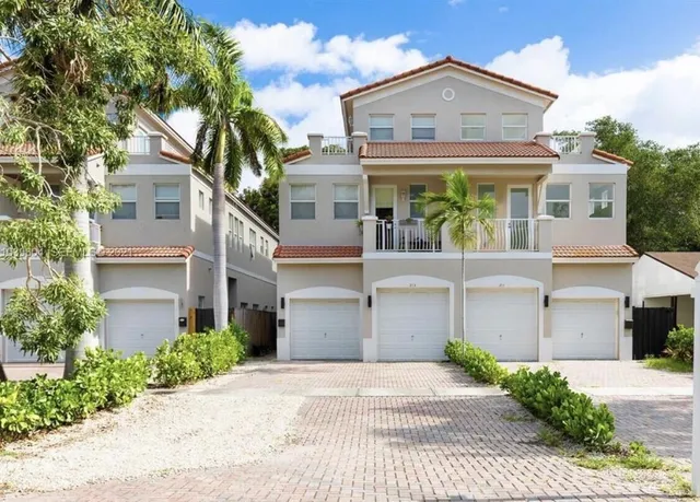 5-bedroom home at 213 SW 11TH Street #213, Fort Lauderdale