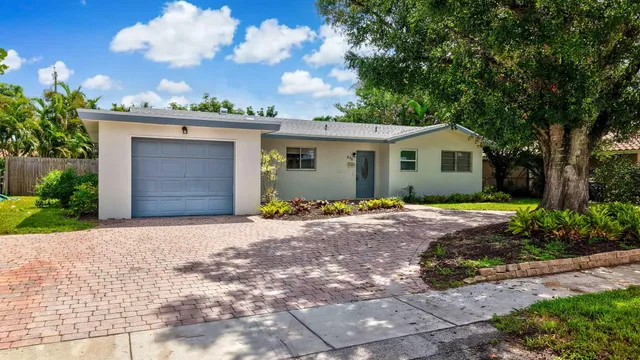 4-bedroom home at 898 SW 10th Avenue, Boca Raton