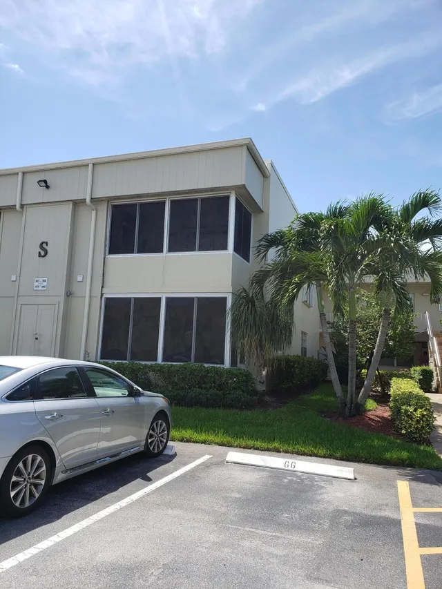 1-bedroom rental at 904 FLANDERS Drive S, Delray Beach