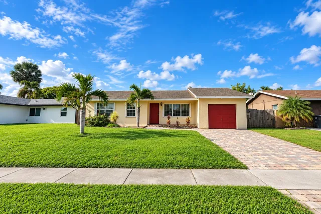 3-bedroom rental at 9135 SADDLECREEK Drive, Boca Raton