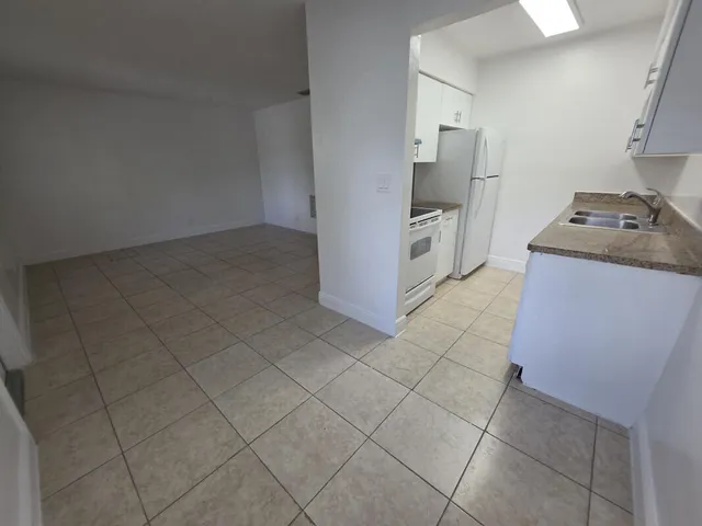 1-bedroom rental at 75 SW 10th Street #202, Fort Lauderdale