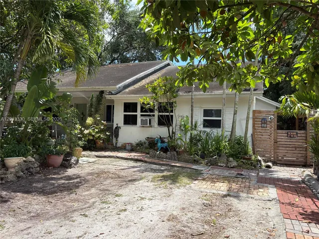 6-bedroom home at 5930 SW 44th Terrace, Miami