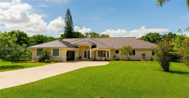 3-bedroom home at 20430 SW 53rd Place, Pembroke Pines