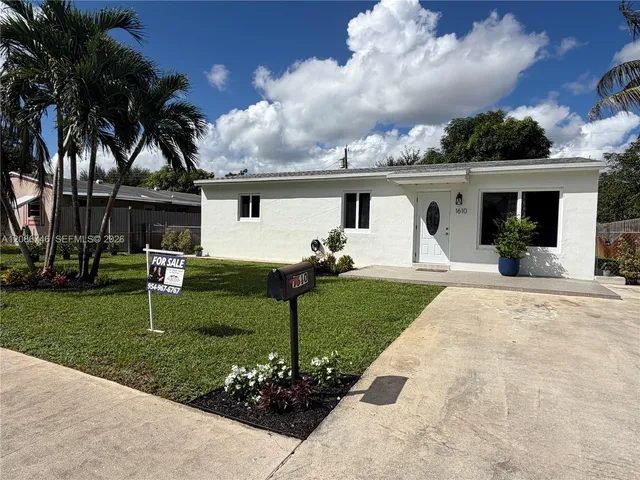 5-bedroom home at 1610 N 70th Avenue, Hollywood