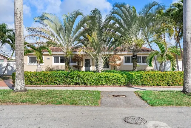 3-bedroom home at 2475 NE 214th Street, Aventura