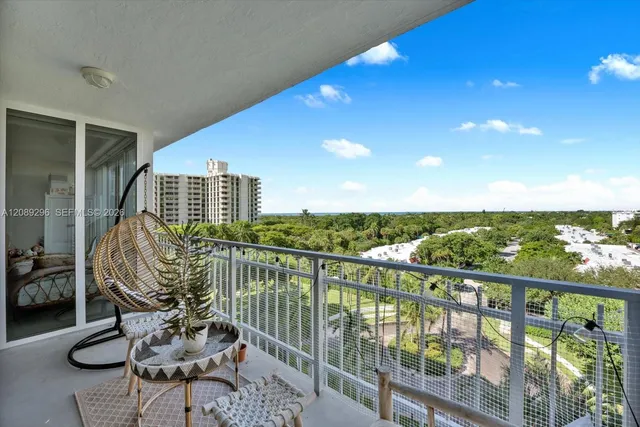 2-bedroom home at 600 Grapetree Drive #7FN, Key Biscayne