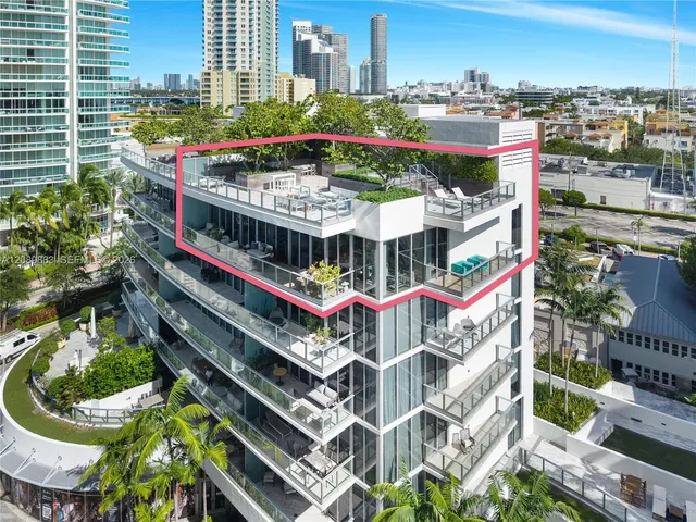 3-bedroom home at 801 S Pointe Drive #PH 2, Miami Beach