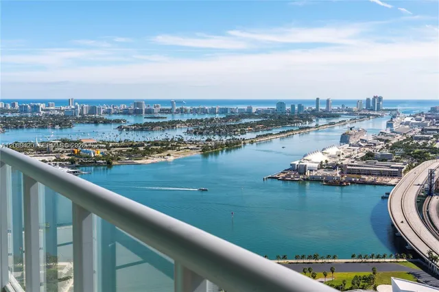 1-bedroom rental at 888 Biscayne Boulevard #3302, Miami