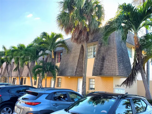 2-bedroom rental at 10904 SW 2nd Street #1R, Sweetwater