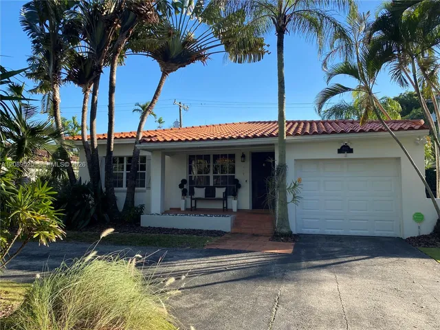 2-bedroom rental at 600 Alminar Avenue #-, Coral Gables