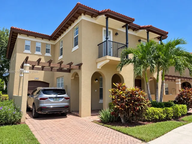 3-bedroom rental at 6965 Julia Gardens Drive, Coconut Creek