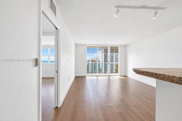 1-bedroom rental at 1155 Brickell Bay Drive #2905, Miami