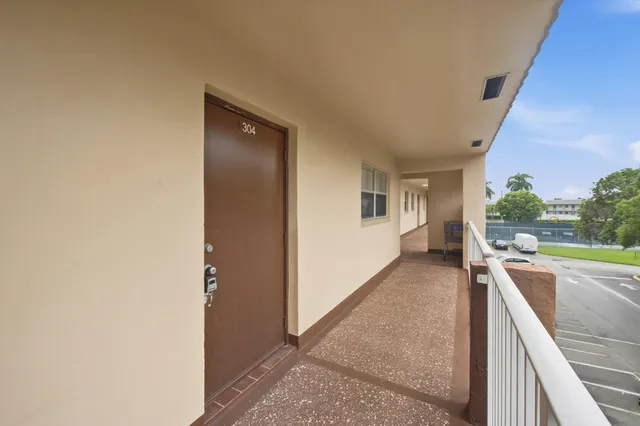 2-bedroom home at 8841 SUNRISE LAKES Boulevard #304, Sunrise