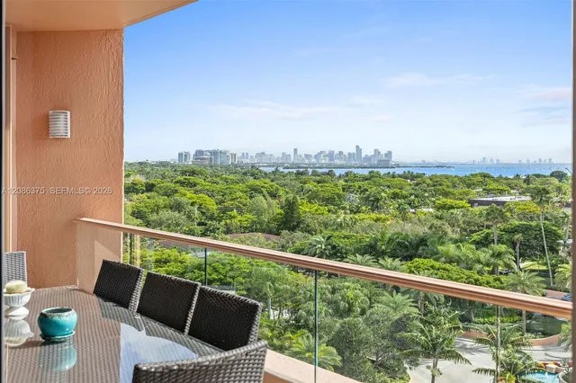3-bedroom home at 60 Edgewater Drive #9D, Coral Gables