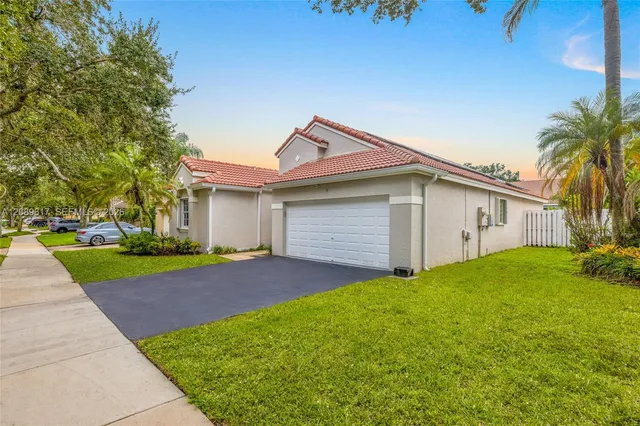 3-bedroom home at 1315 Bayview Circle, Weston