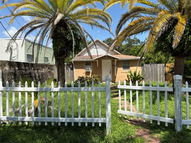 1-bedroom home at 113 SE 4th Street, Hallandale Beach