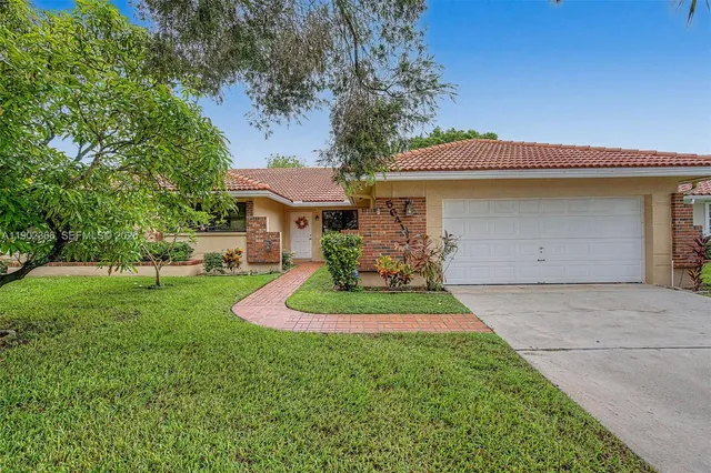 4-bedroom home at 5641 Thistledown Terrace, Davie