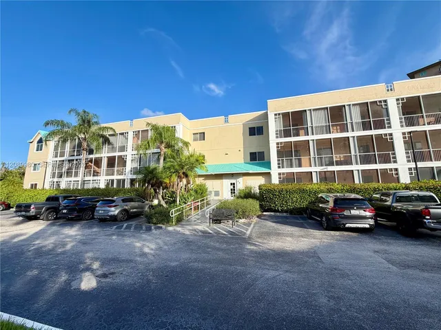 2-bedroom rental at 85 Gulfstream Road #105A, Dania Beach