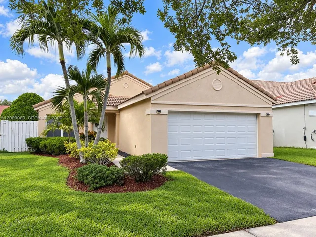 3-bedroom rental at 751 Sand Creek Circle #., Weston