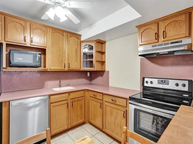 2-bedroom rental at 2001 Atlantic Shores Boulevard #419, Hallandale Beach