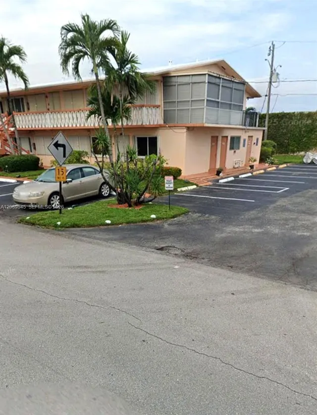 2-bedroom rental at 1000 SW 11 Avenue #20E, Hallandale Beach