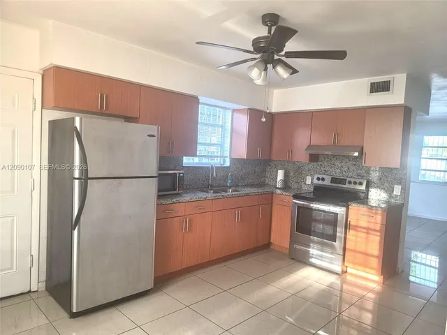 3-bedroom rental at 84 NW 75th Avenue #1, Miami
