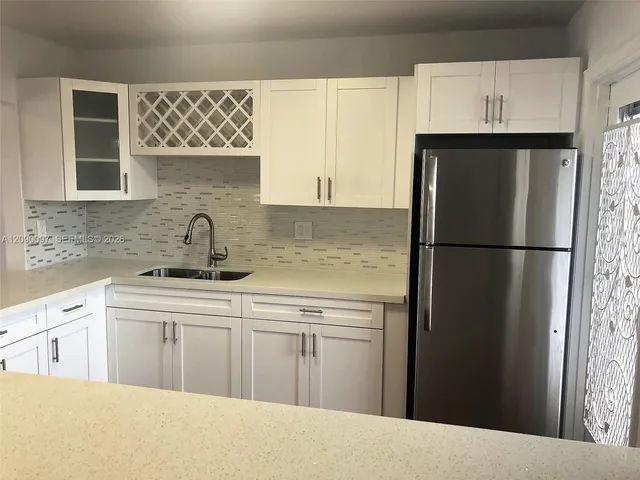 2-bedroom rental at 18900 NE 3rd Court #515, Miami