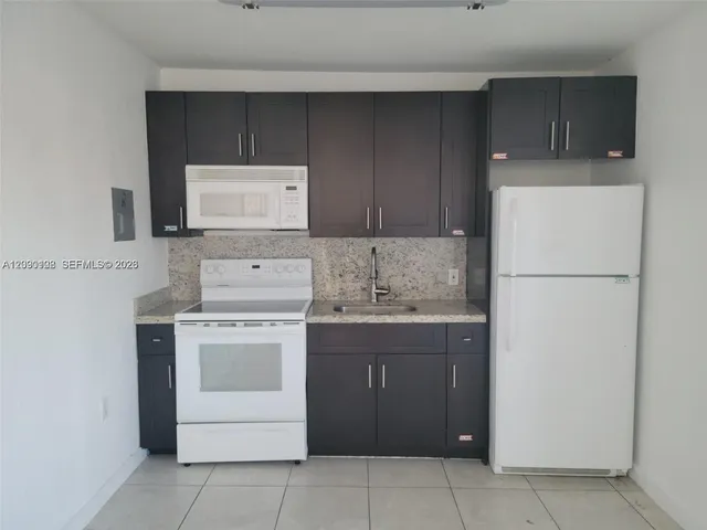 1-bedroom rental at 5655 Johnson Street #2, Hollywood