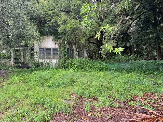 Land at 11305 NE 2nd Place, Miami