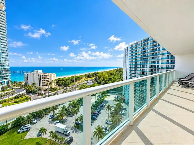 2-bedroom rental at 100 Bayview Drive #1506, Sunny Isles Beach