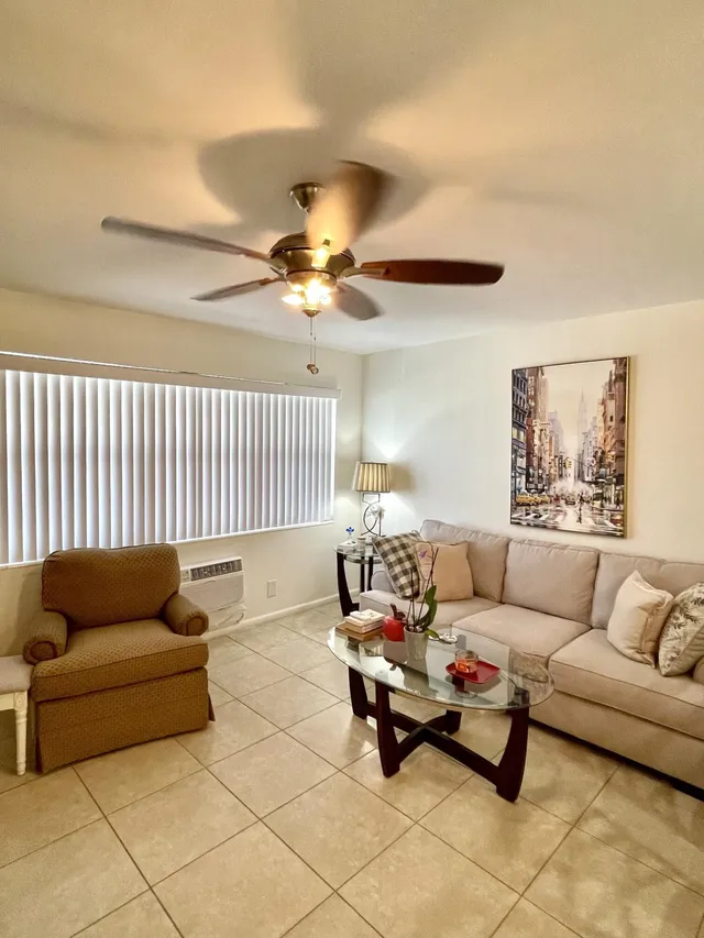 1-bedroom home at 111 Kent G Street #111, West Palm Beach