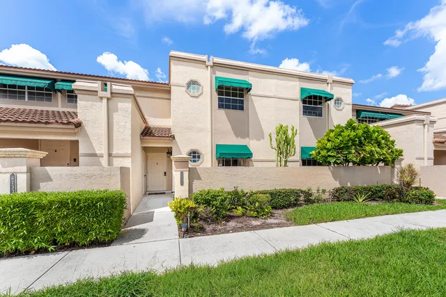 2-bedroom home at 6735 Via Regina, Boca Raton