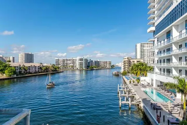 3-bedroom home at 4010 S Ocean Drive #R2404, Hollywood