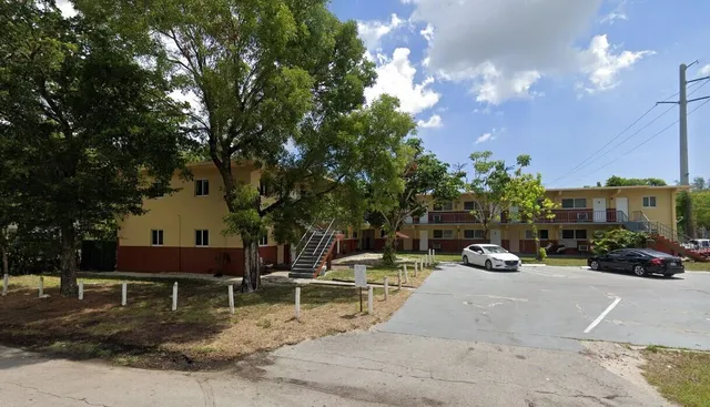 2-bedroom rental at 700 NW 10TH Terrace #10, Fort Lauderdale