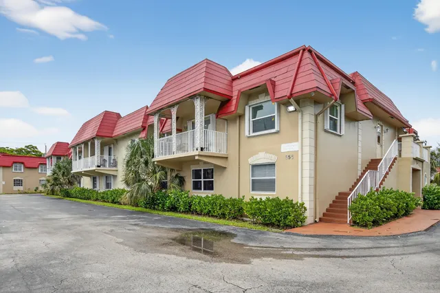 1-bedroom rental at 555 SE 8th Street #154, Deerfield Beach