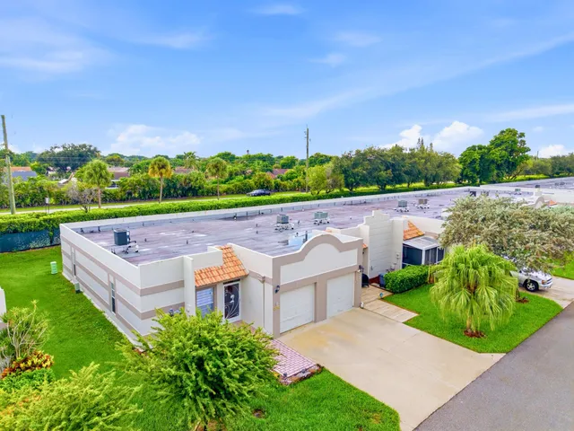 2-bedroom rental at 9160 Fairbanks Lane #8, Boca Raton