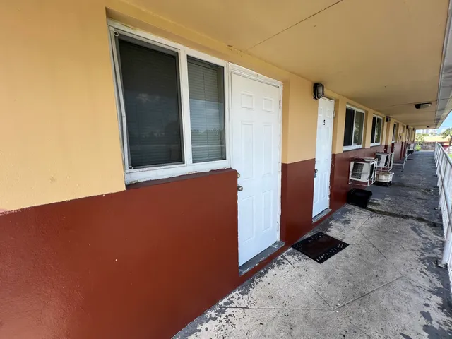 2-bedroom rental at 800 NW 11TH Avenue #5, Fort Lauderdale
