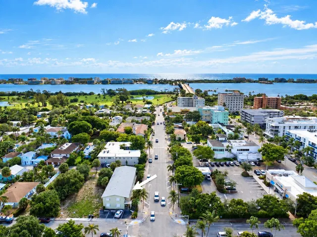 1-bedroom rental at 220 Lucerne Avenue #3, Lake Worth Beach