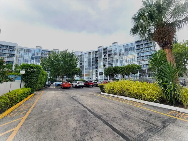 2-bedroom home at 800 Parkview Drive #309, Hallandale Beach