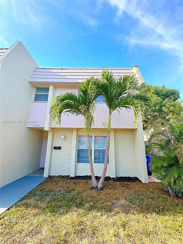 4-bedroom home at 7921 SW 9th Street, North Lauderdale