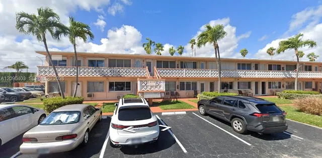 1-bedroom home at 920 SW 11th Avenue #9D, Hallandale Beach