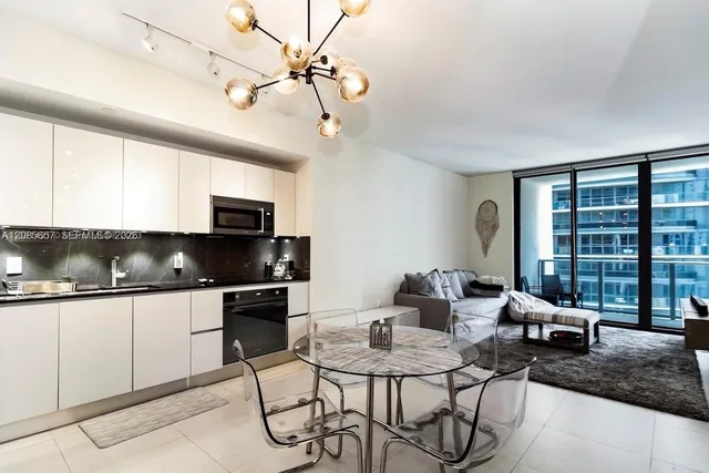 1-bedroom home at 1010 Brickell Avenue #2508, Miami