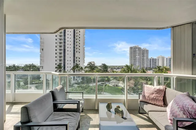 2-bedroom home at 21055 Yacht Club Drive #901, Aventura